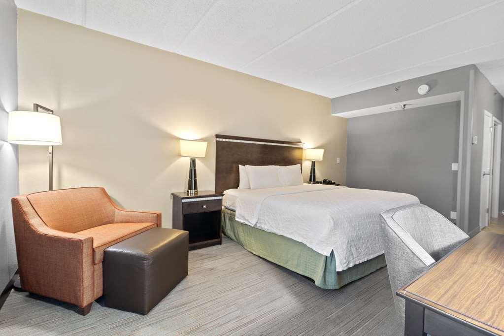 Hampton Inn Atlanta-Woodstock Room photo